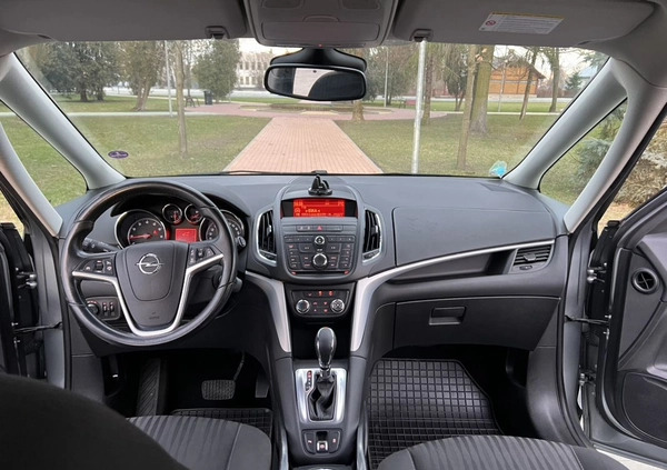 Opel Zafira cena 33900 przebieg: 144000, rok produkcji 2012 z Łomża małe 301